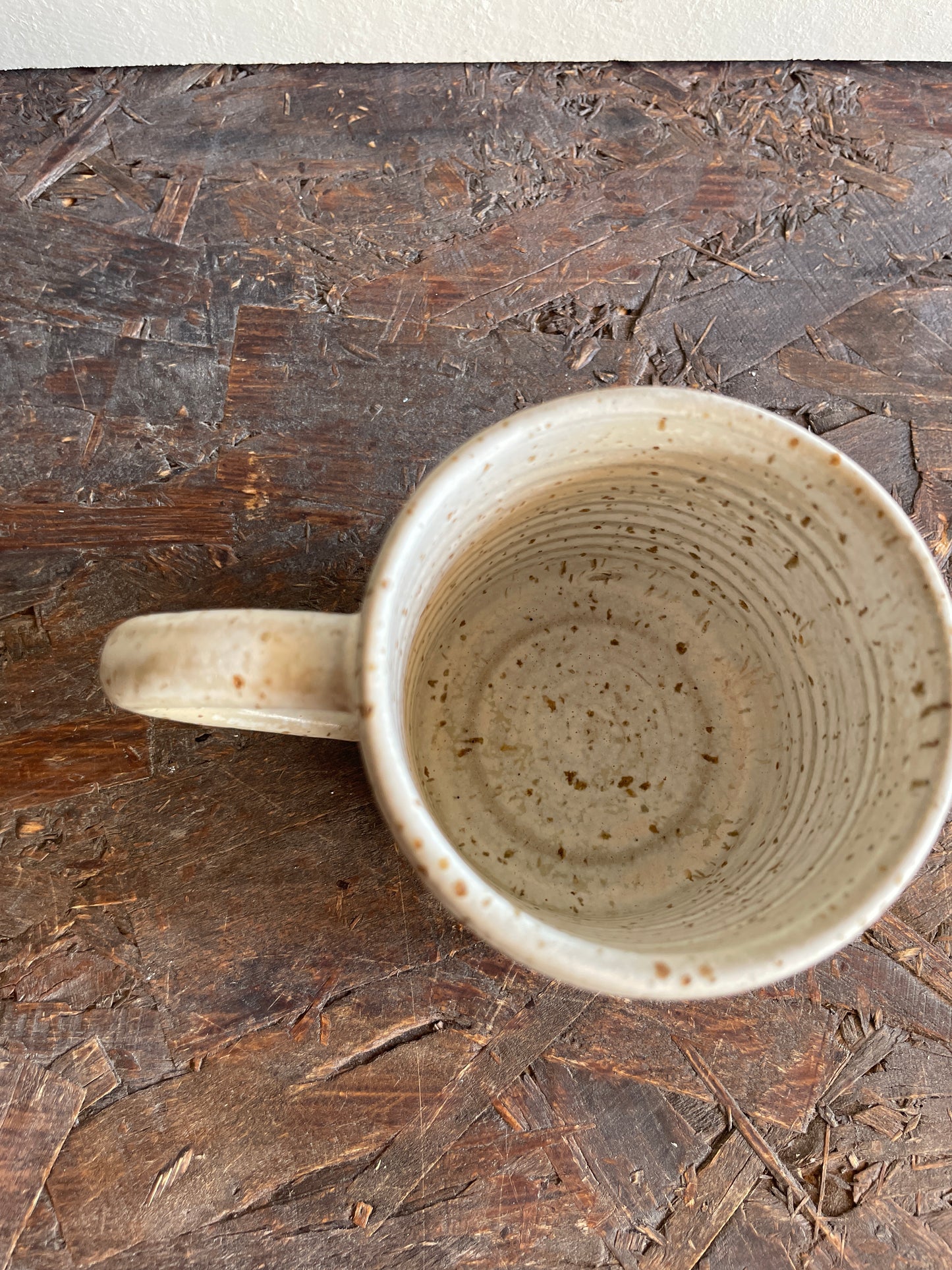 Mug Levante in bianco, vestita di tulipani