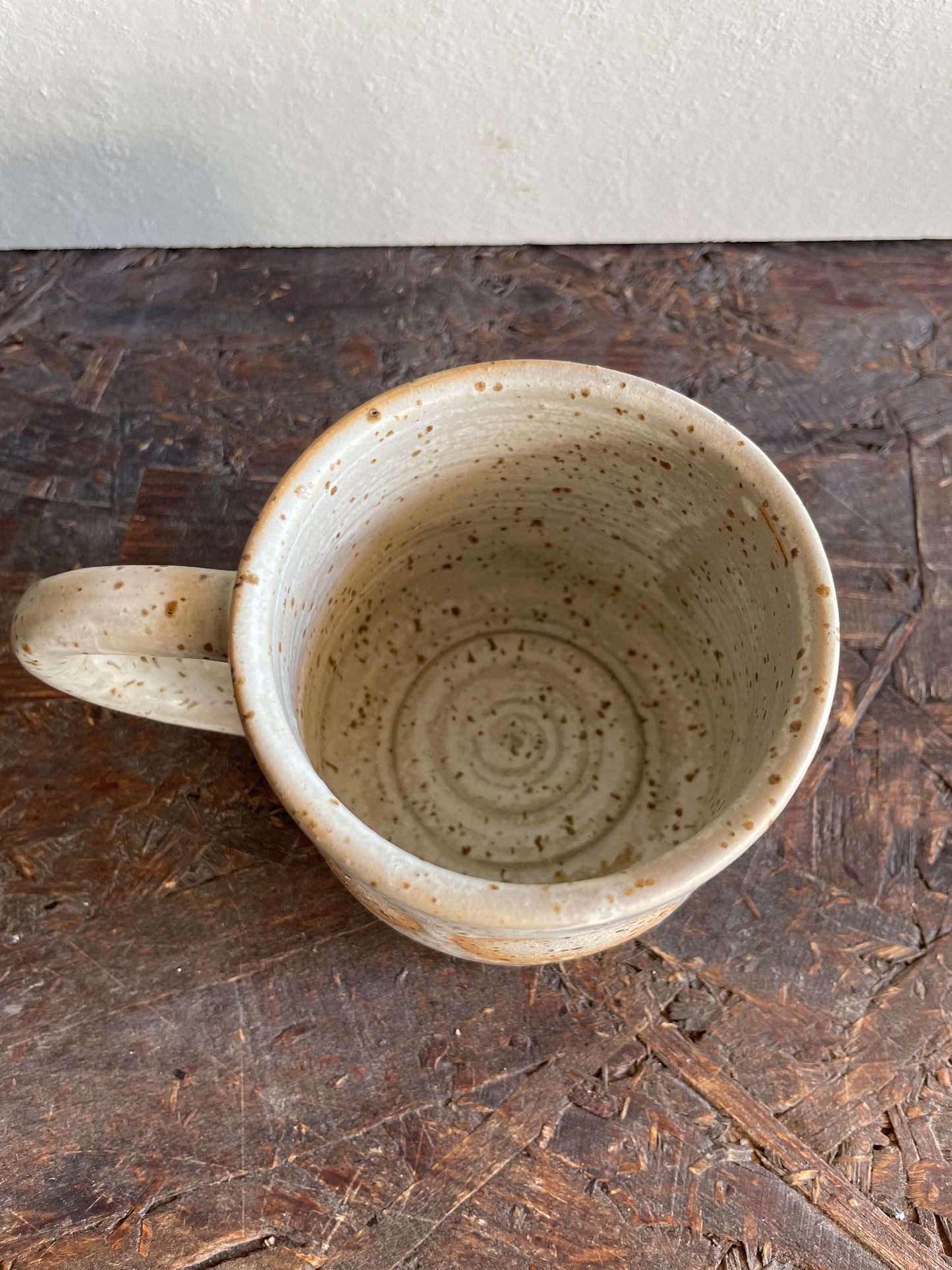 Mug Levante in bianco, con bolle.