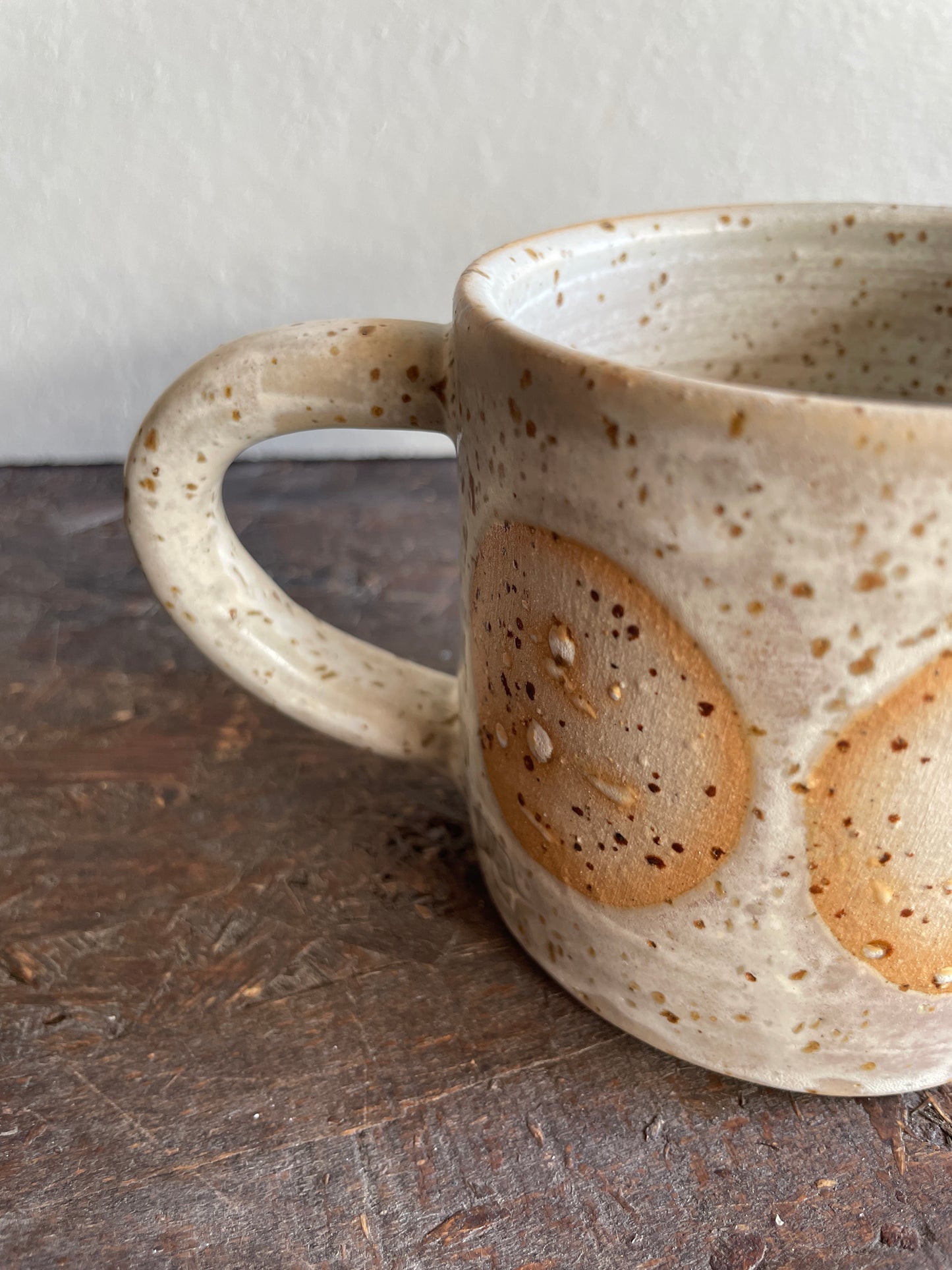 Mug Levante in bianco, con bolle.