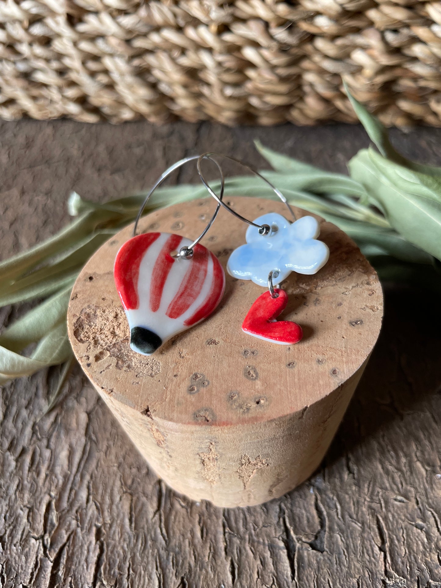 Orecchini "tra le nubi" in rosso