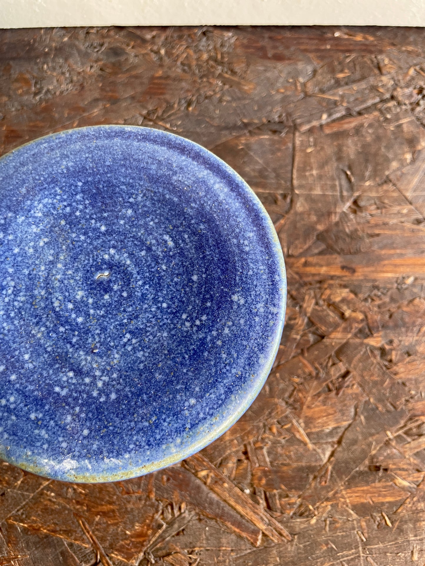 Zuccheriera Levante in blu, vestita di pois