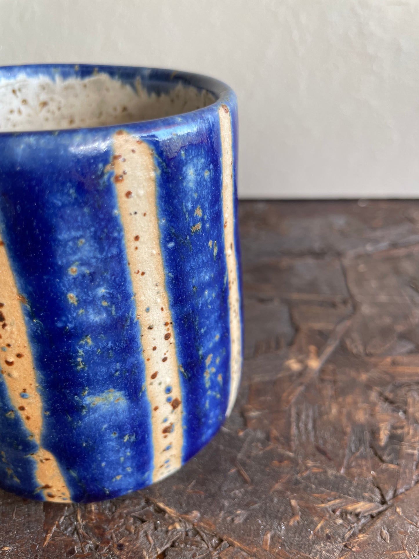 Mug Levante in blu, a righe