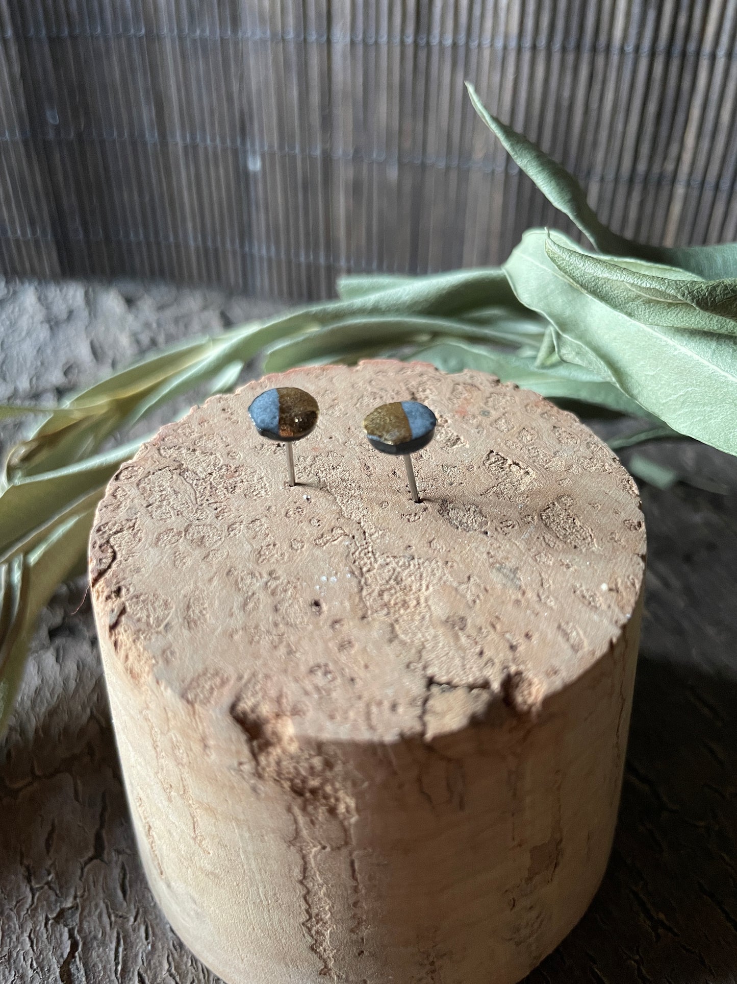 Orecchini “luna” porcellana nera e oro (mini)