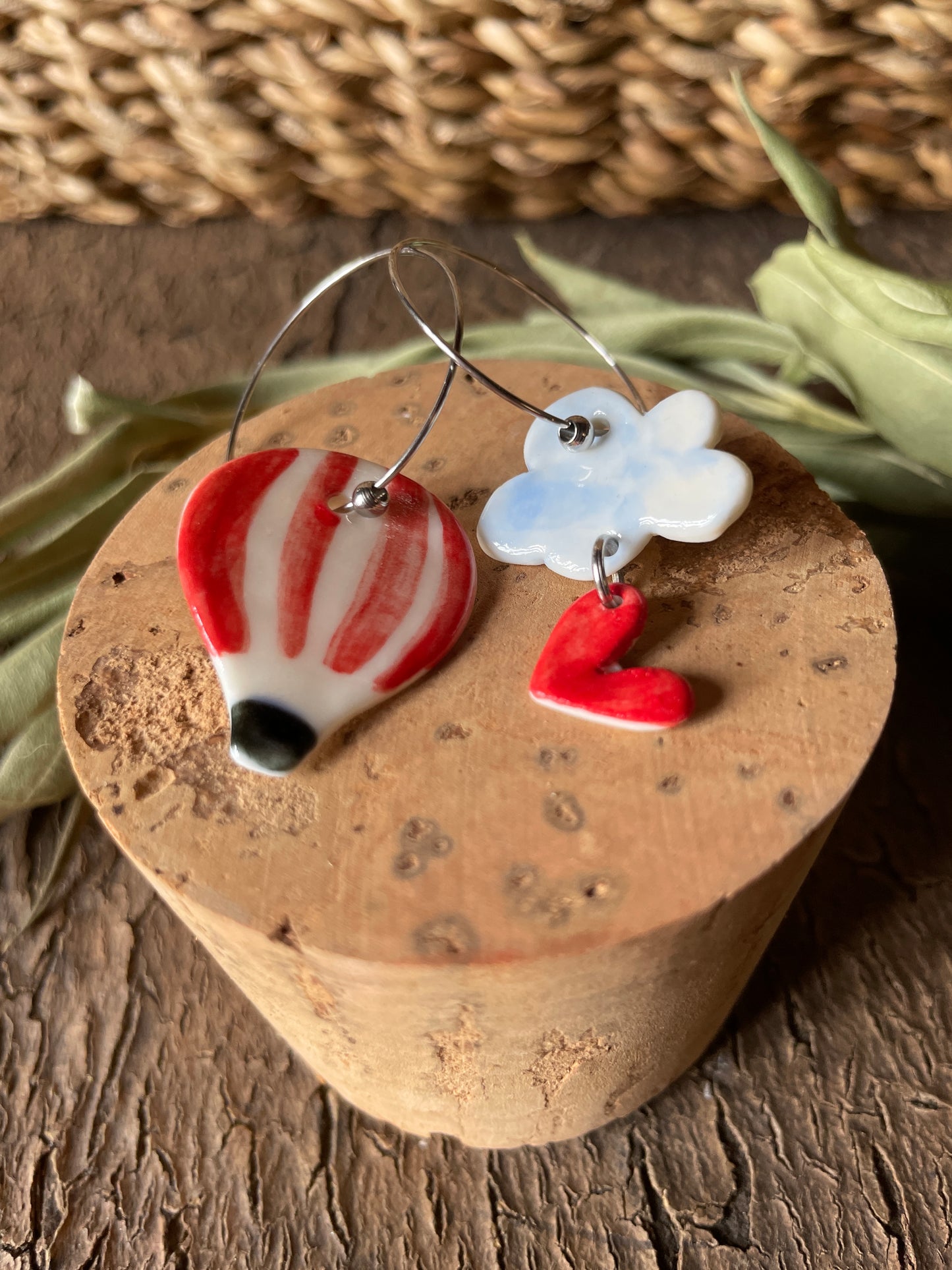 Orecchini "tra le nubi" in rosso