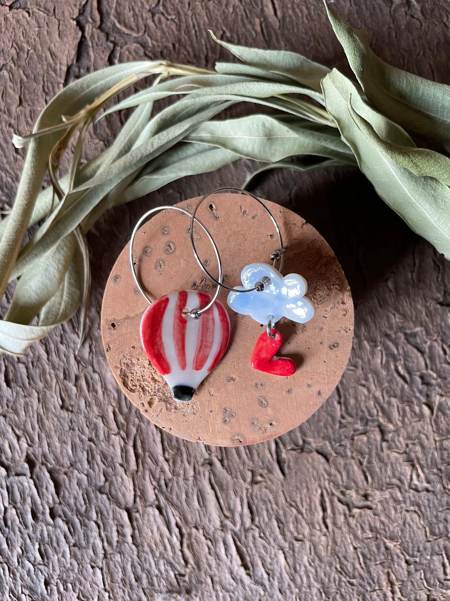 Orecchini "tra le nubi" in rosso