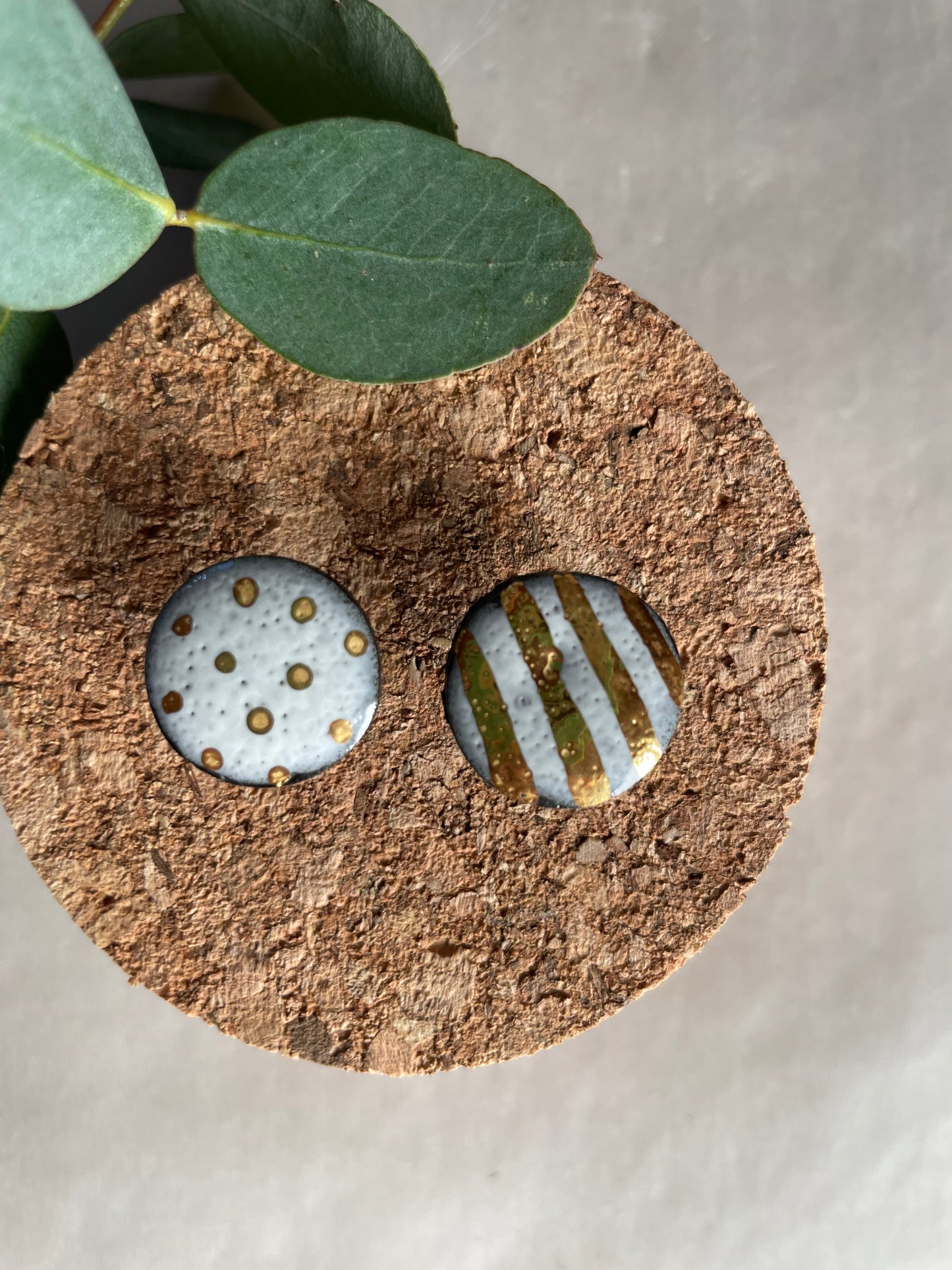 Orecchini “pois e righe” porcellana nera, bianco e oro