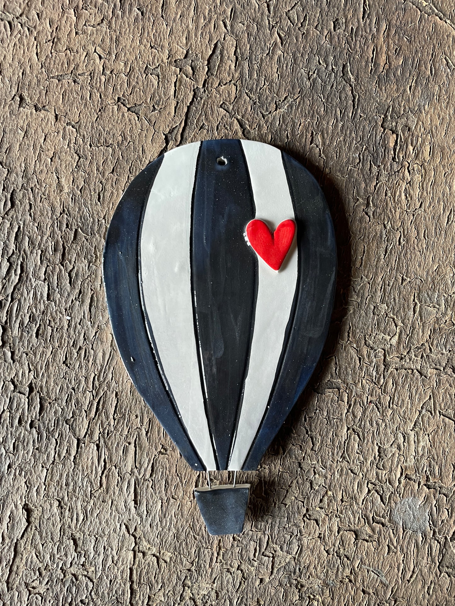 Mongolfiera (molto)grande righe nere e cuore