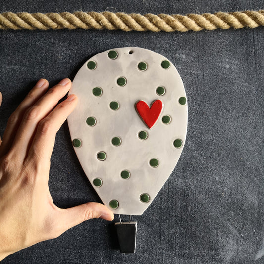 Mongolfiera (molto)grande pois verdi e cuore