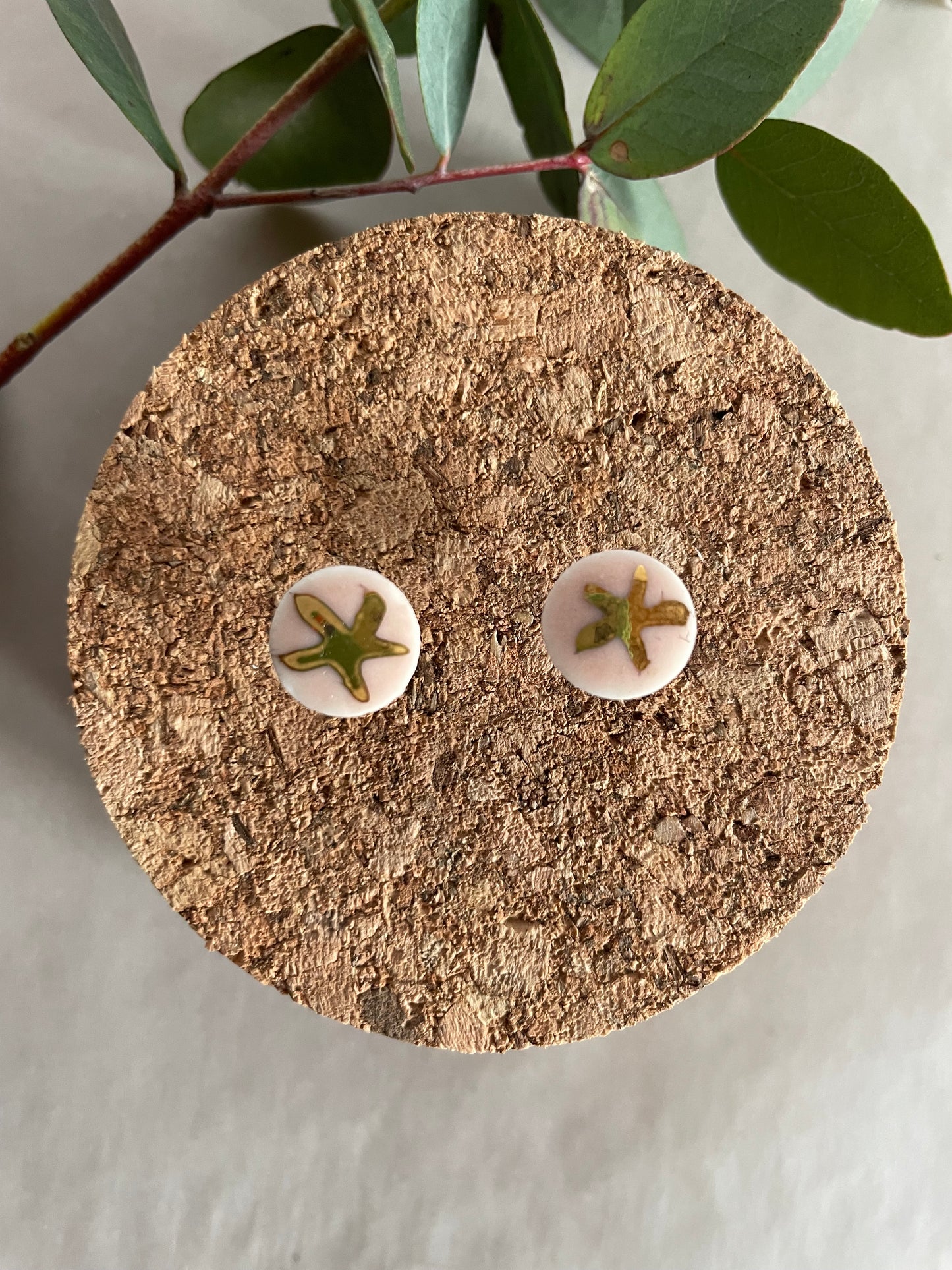 Orecchini porcellana, rosa e stellina oro(medi)