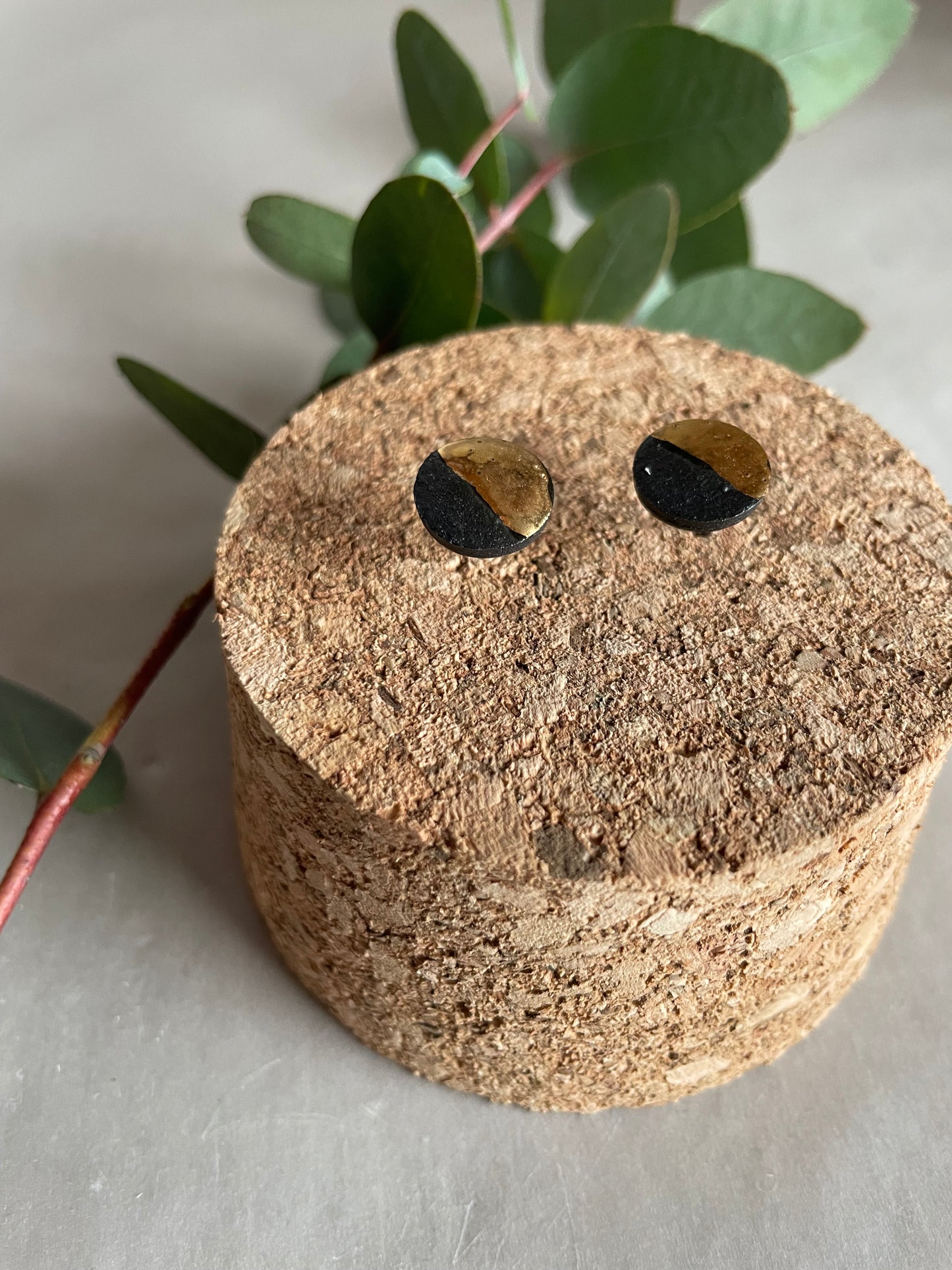 Orecchini “mezza luna” porcellana nera e oro(medi)