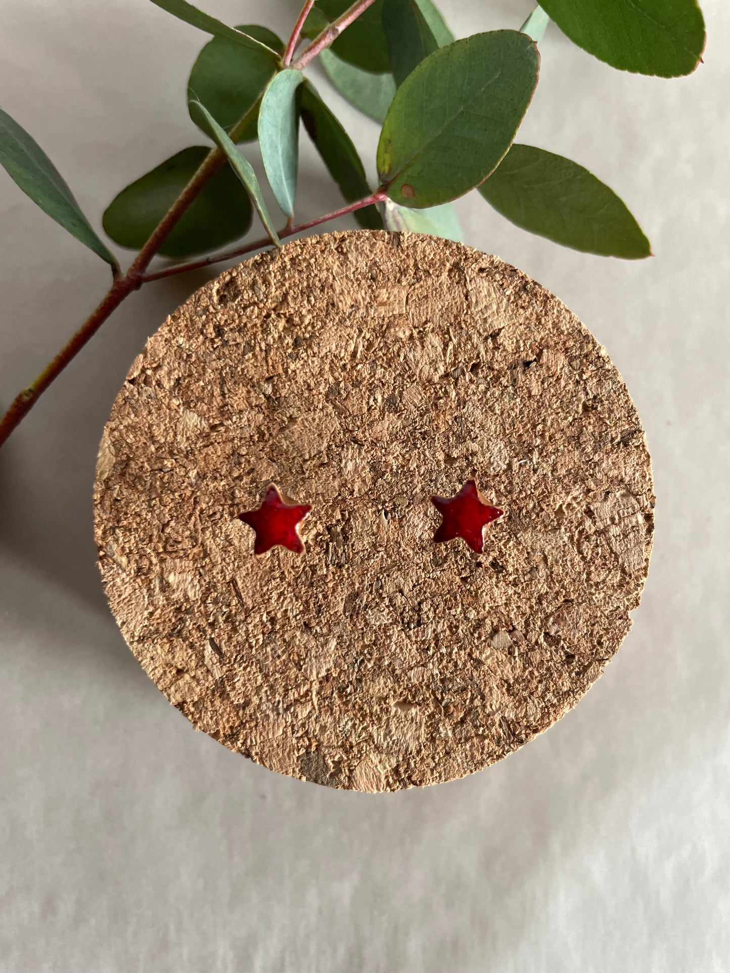 Orecchini stella rossa mini