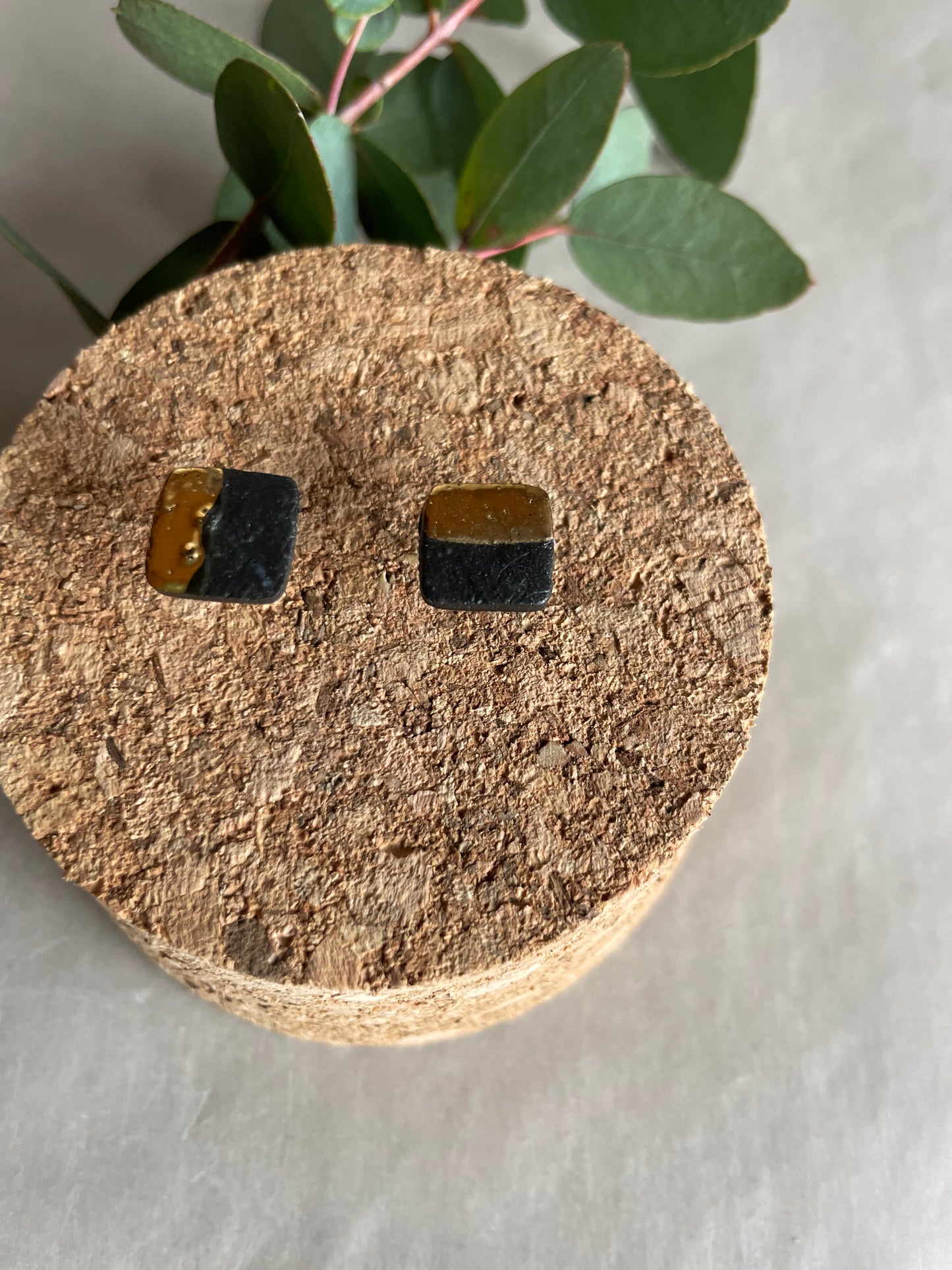 Orecchini “mezza luna” porcellana nera e oro(quadrati)