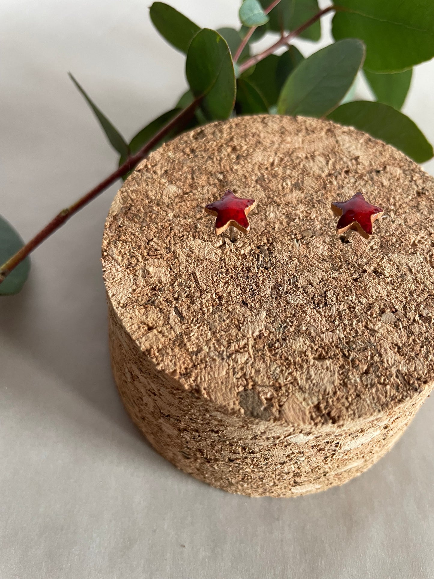 Orecchini stella rossa mini