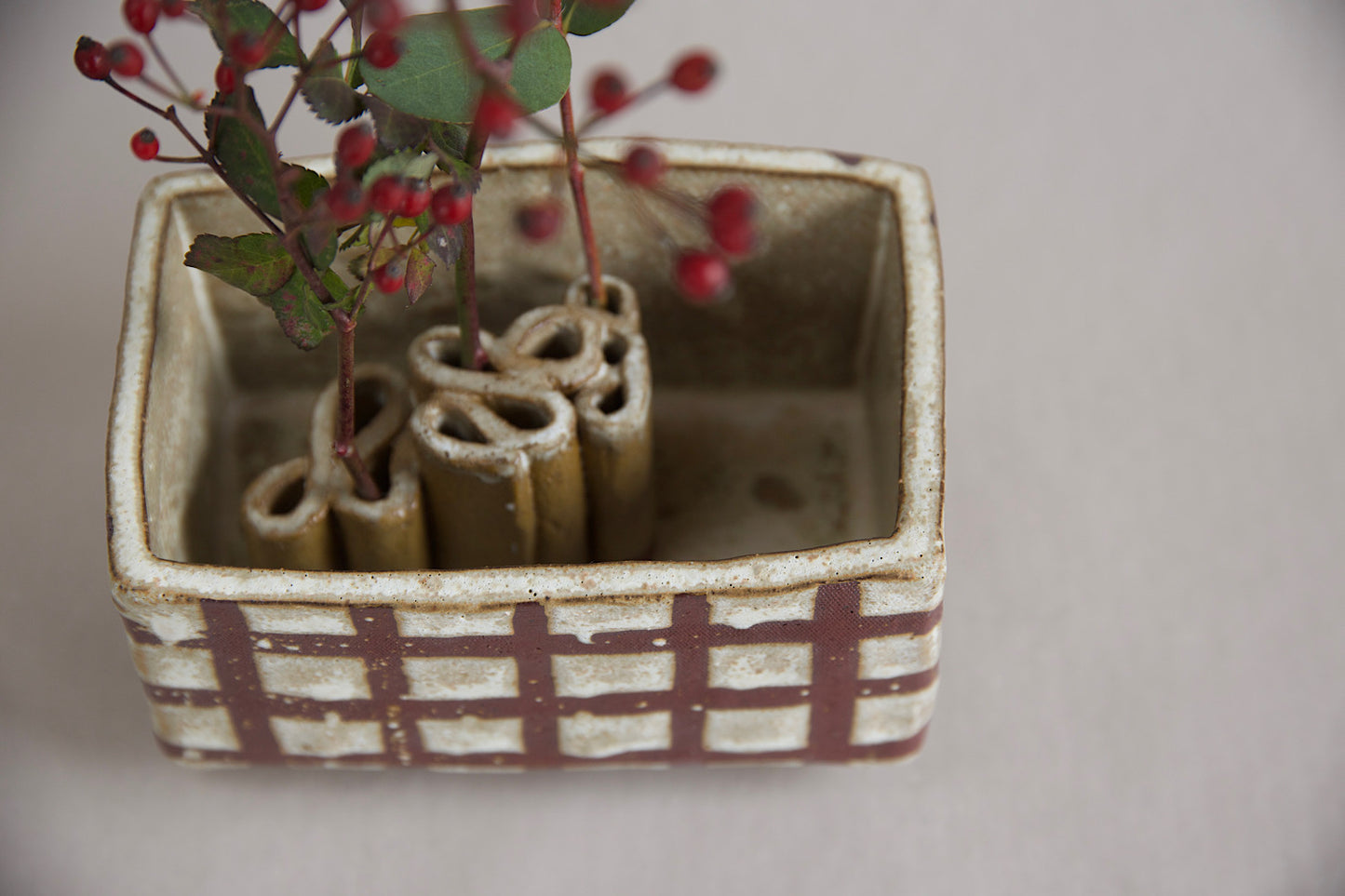 Vaso “Kura” per la composizione dei fiori, quadretti