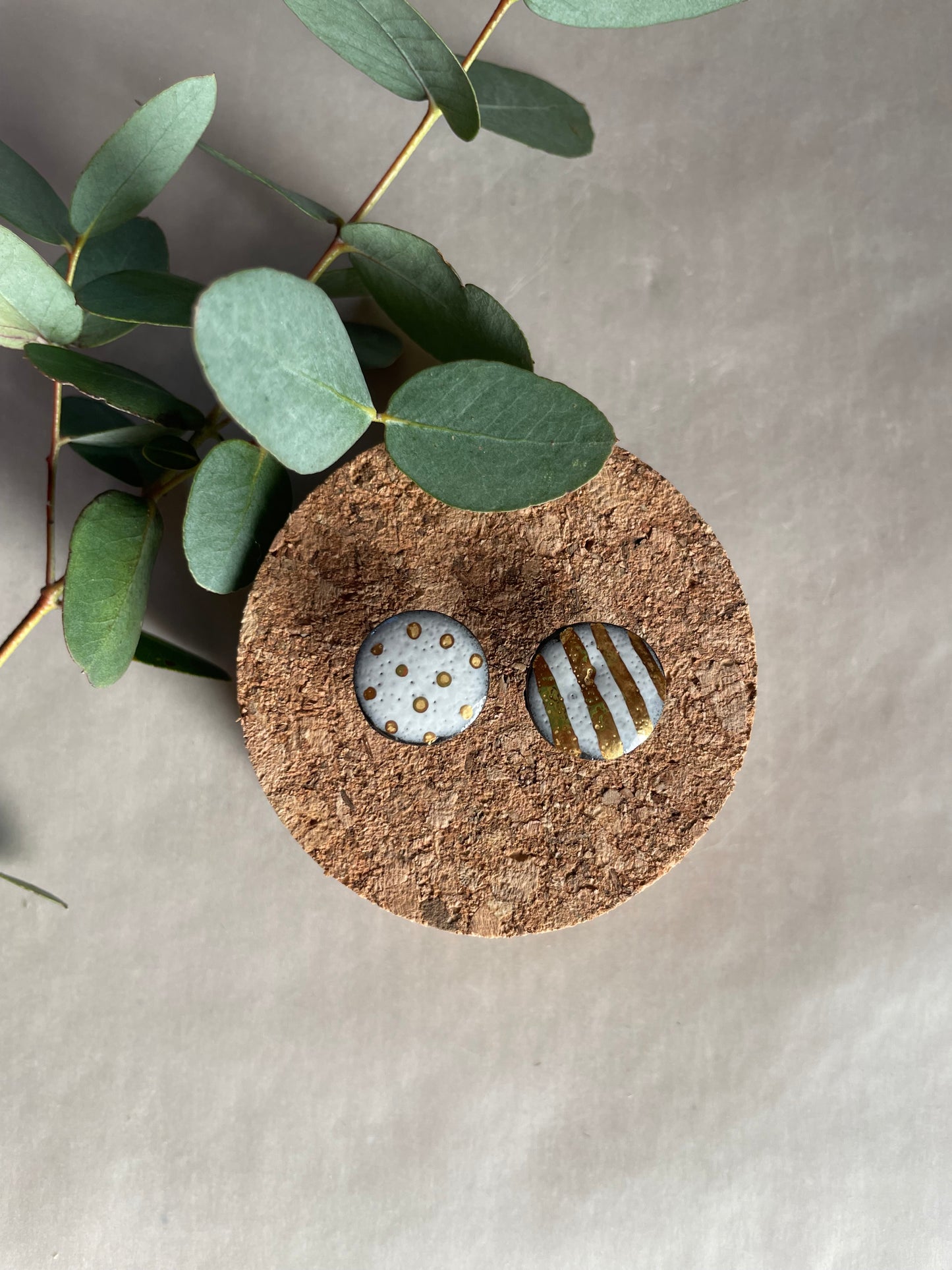 Orecchini “pois e righe” porcellana nera, bianco e oro