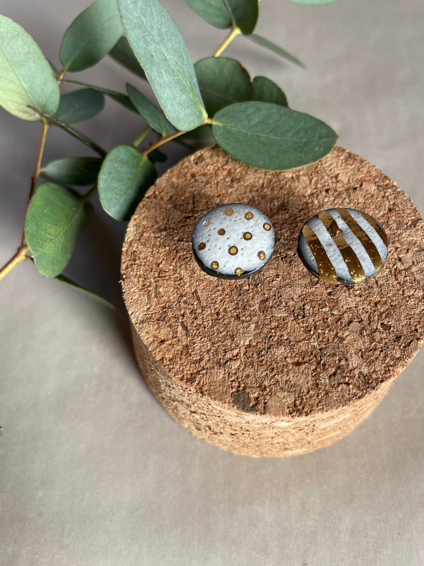 Orecchini “pois e righe” porcellana nera, bianco e oro