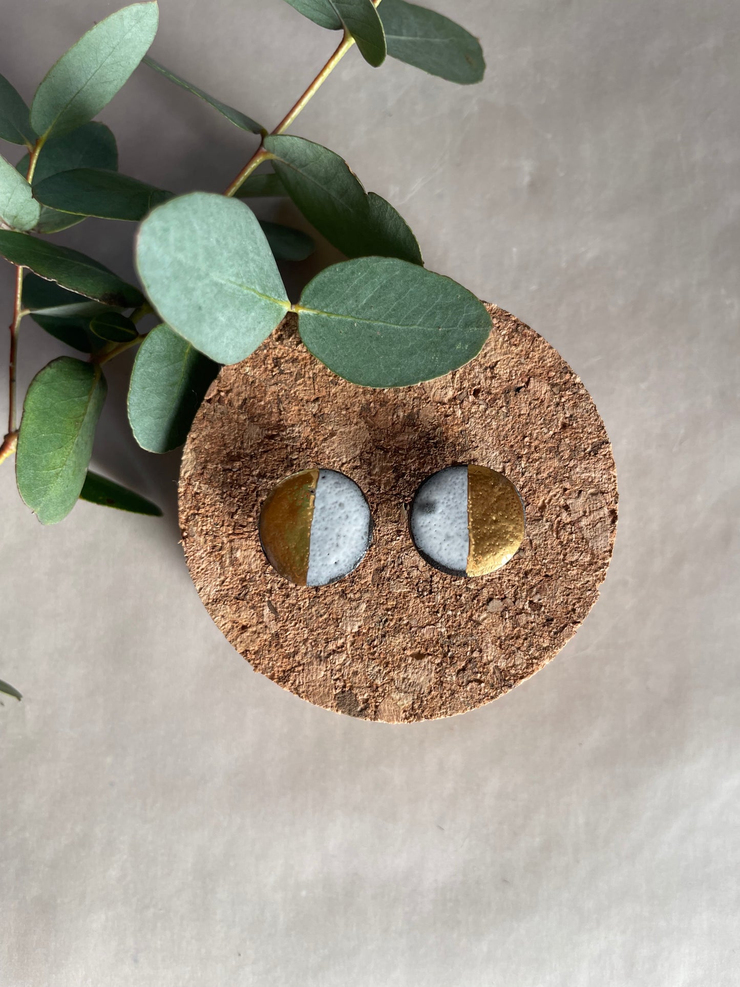 Orecchini “mezza luna” porcellana nera, bianco e oro