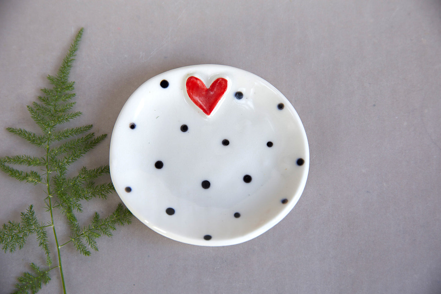 Piattino Sweet Detail pois(medio) porcellana