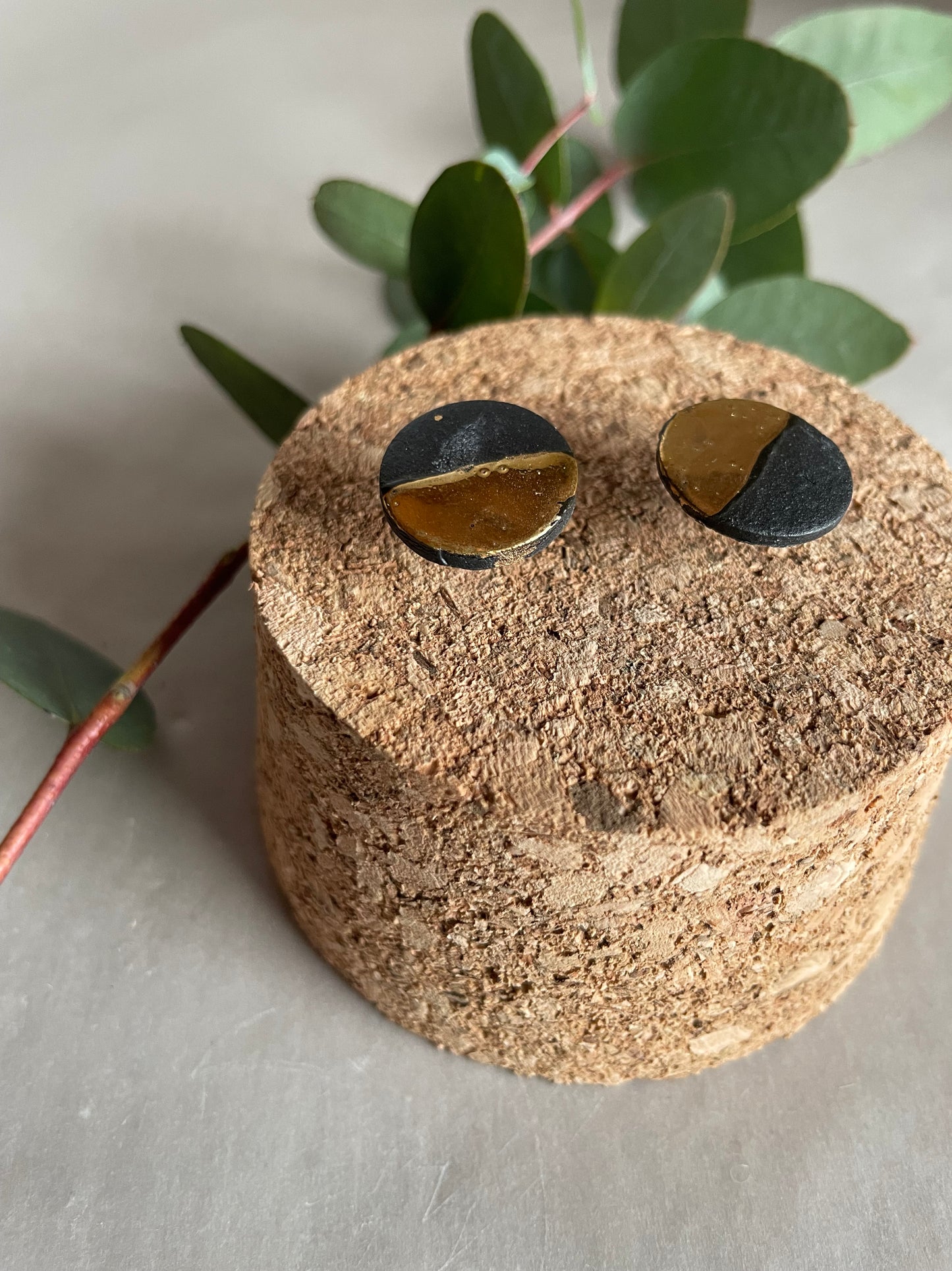 Orecchini “mezza luna” porcellana nera e oro