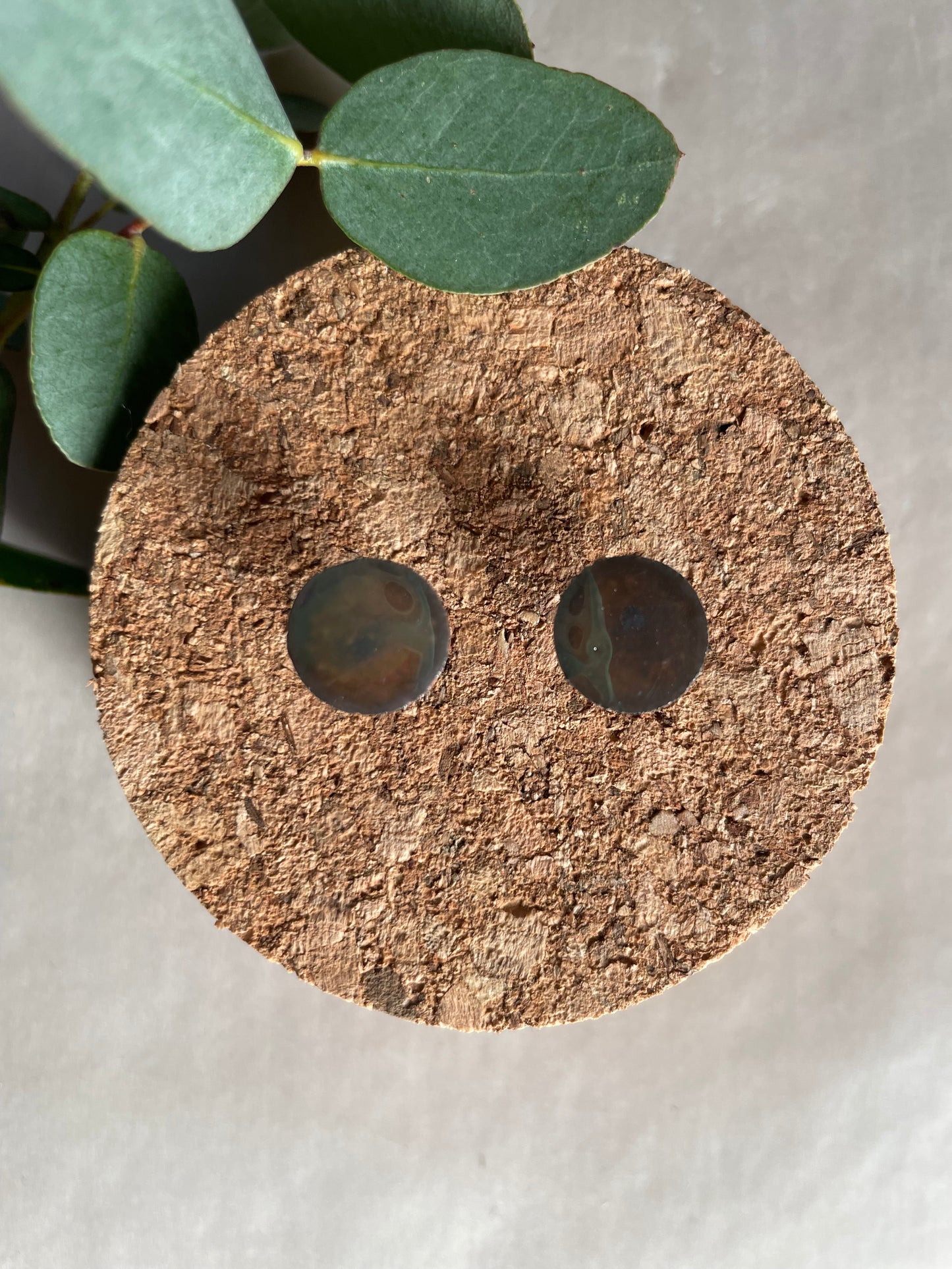 Orecchini Lobo Basic nero cangiante