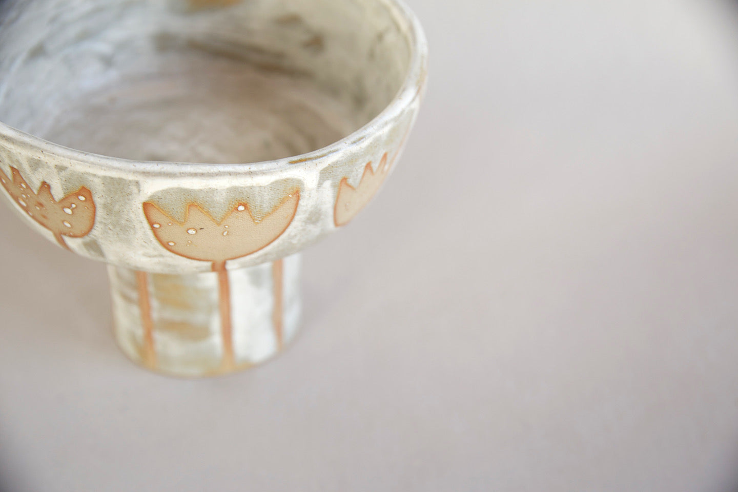 Alzata Levante media con tulipani