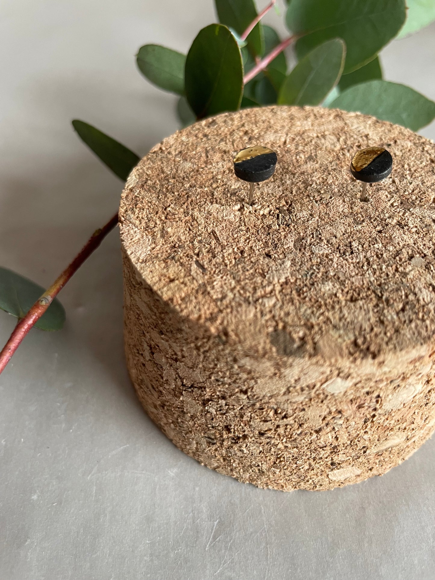 Orecchini “mezza luna” porcellana nera e oro(mini)