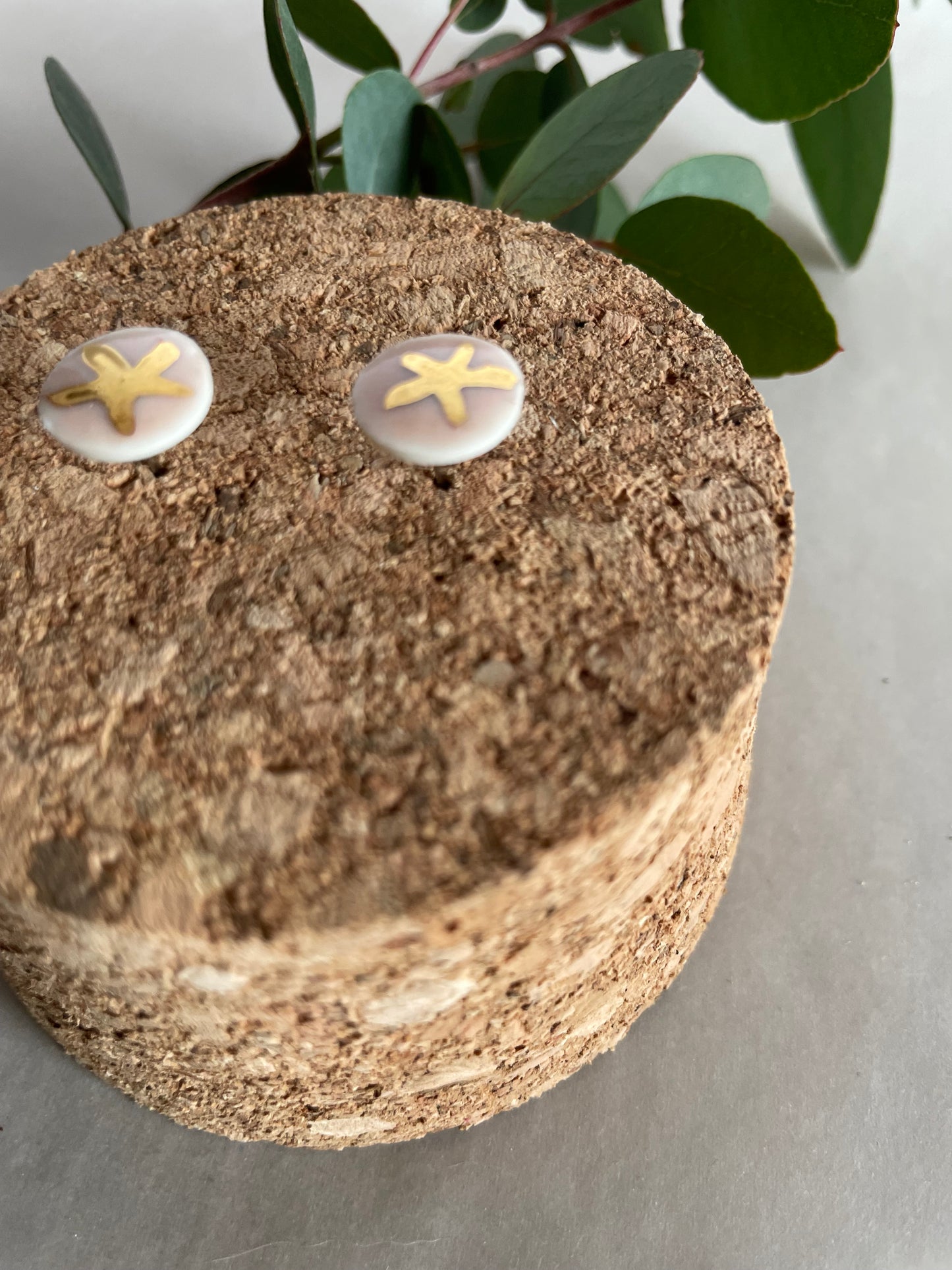 Orecchini porcellana, rosa e stellina oro(medi)