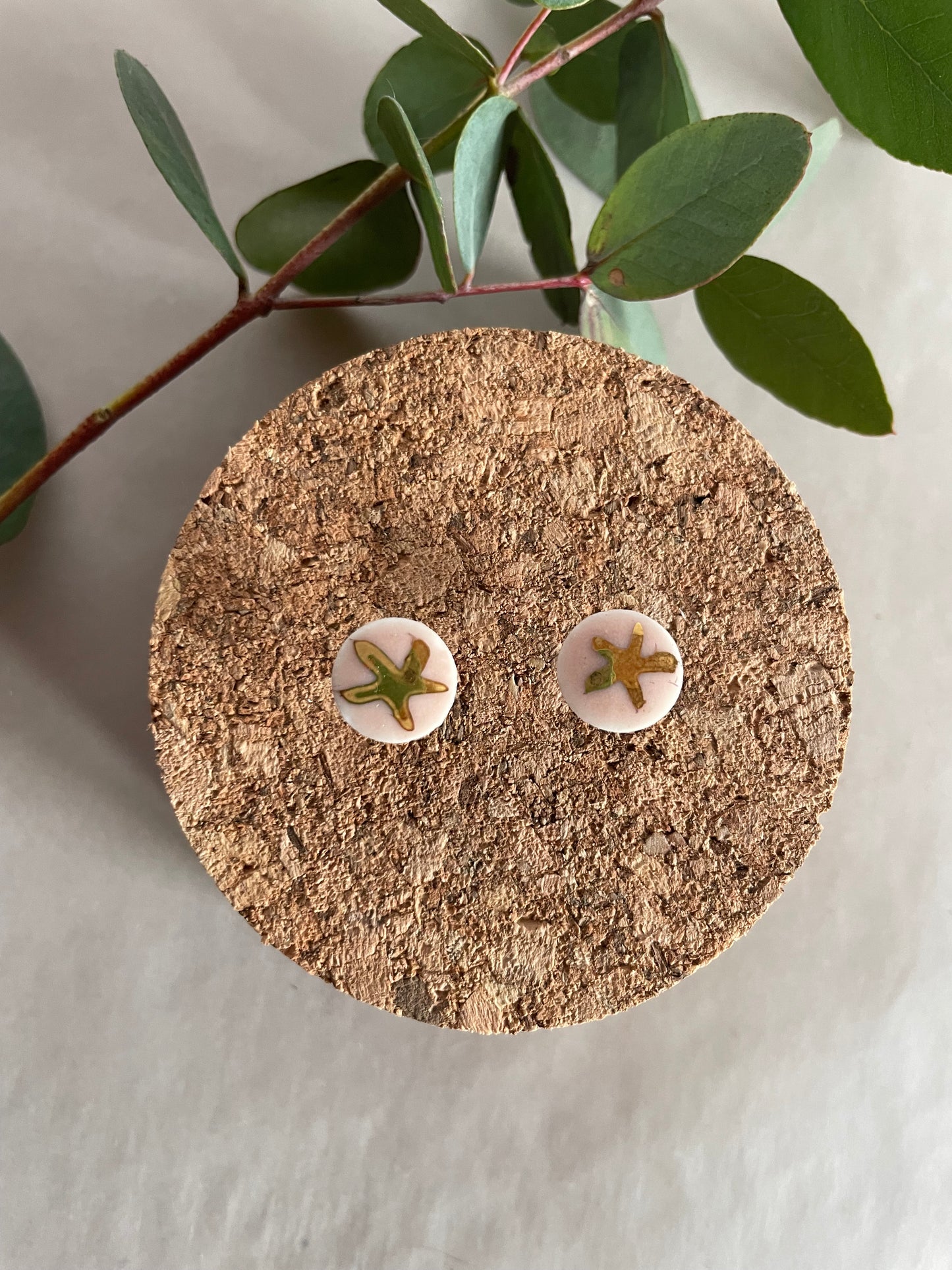 Orecchini porcellana, rosa e stellina oro(medi)