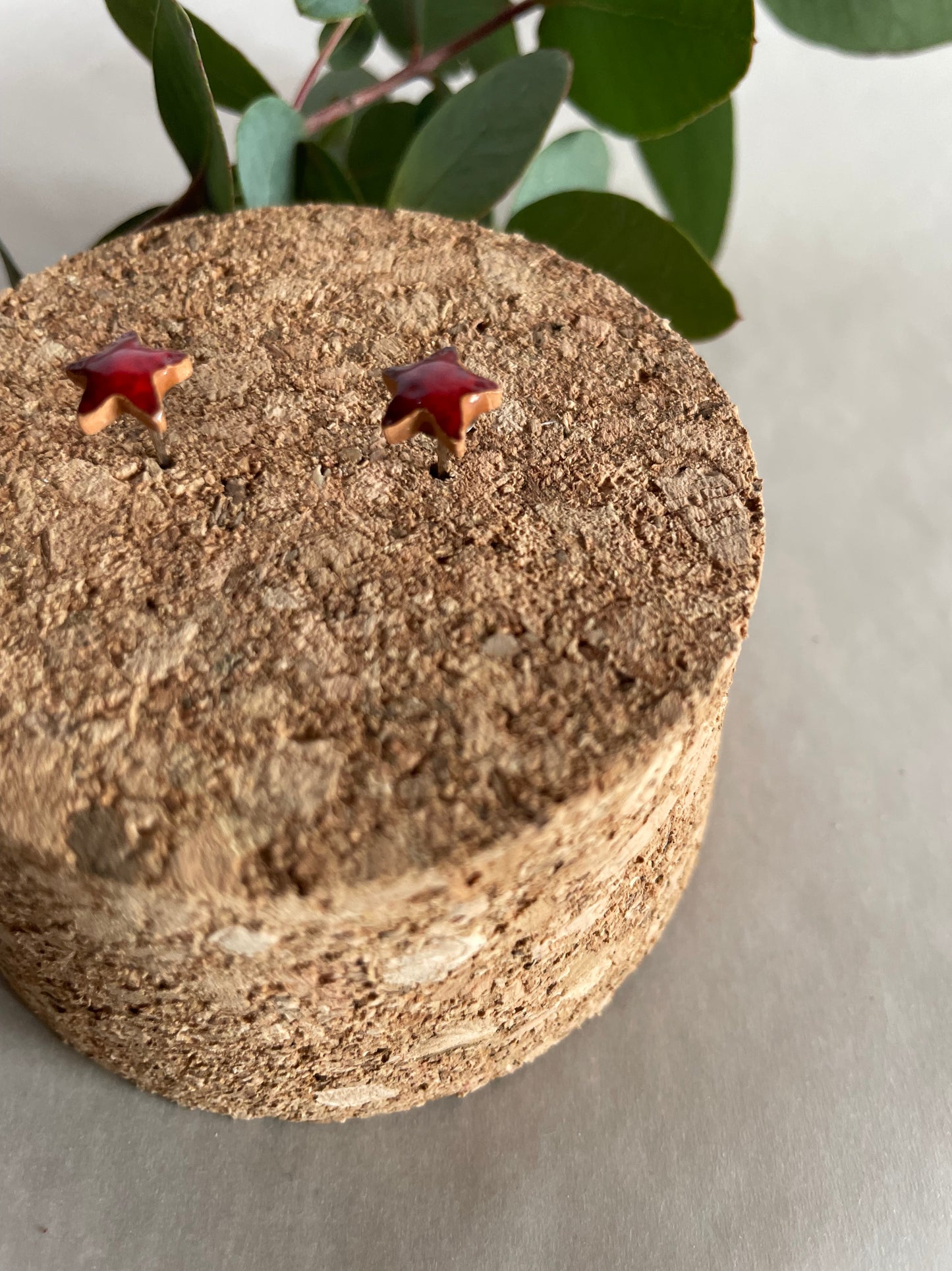 Orecchini stella rossa mini