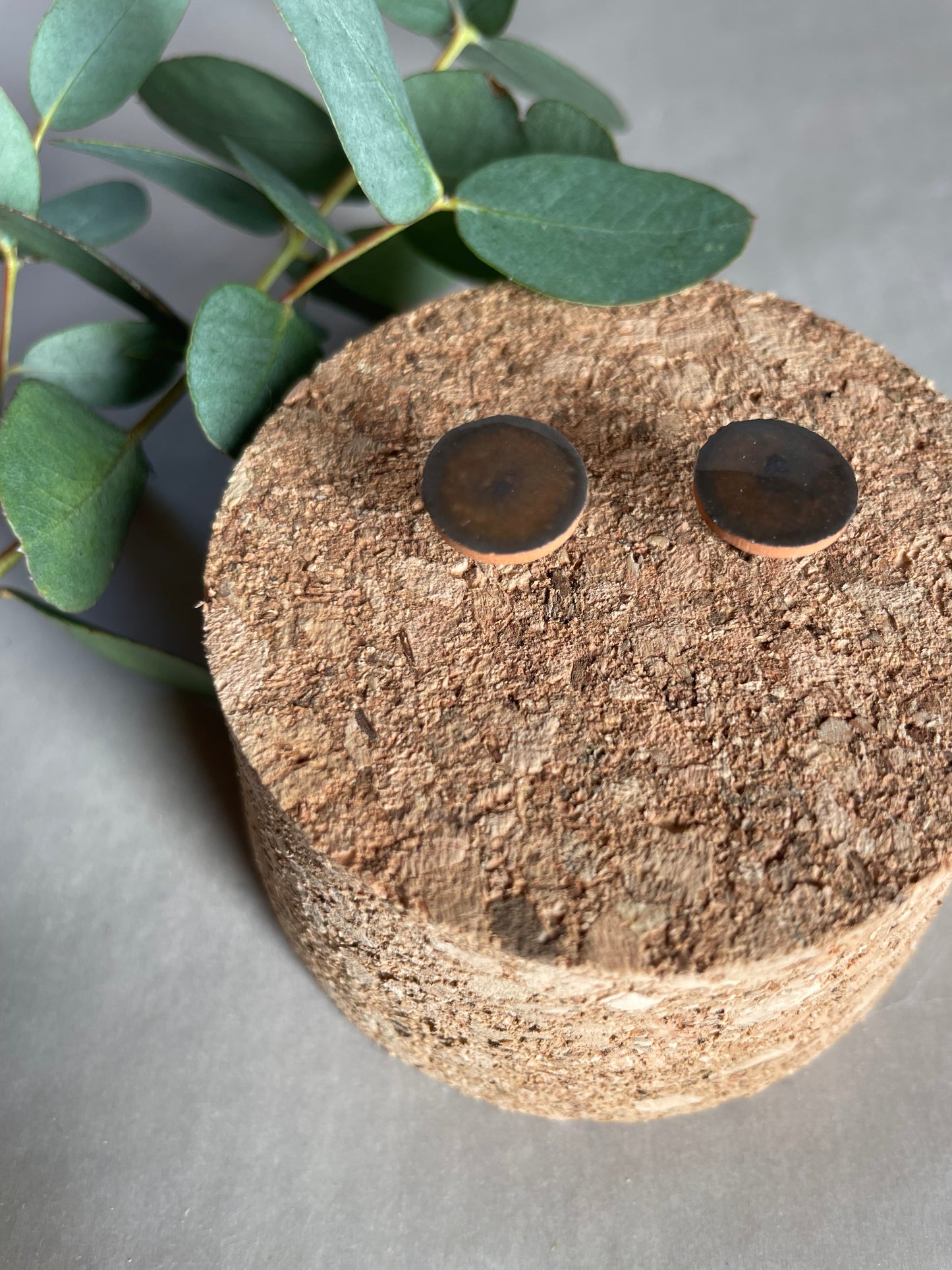 Orecchini Lobo Basic nero cangiante