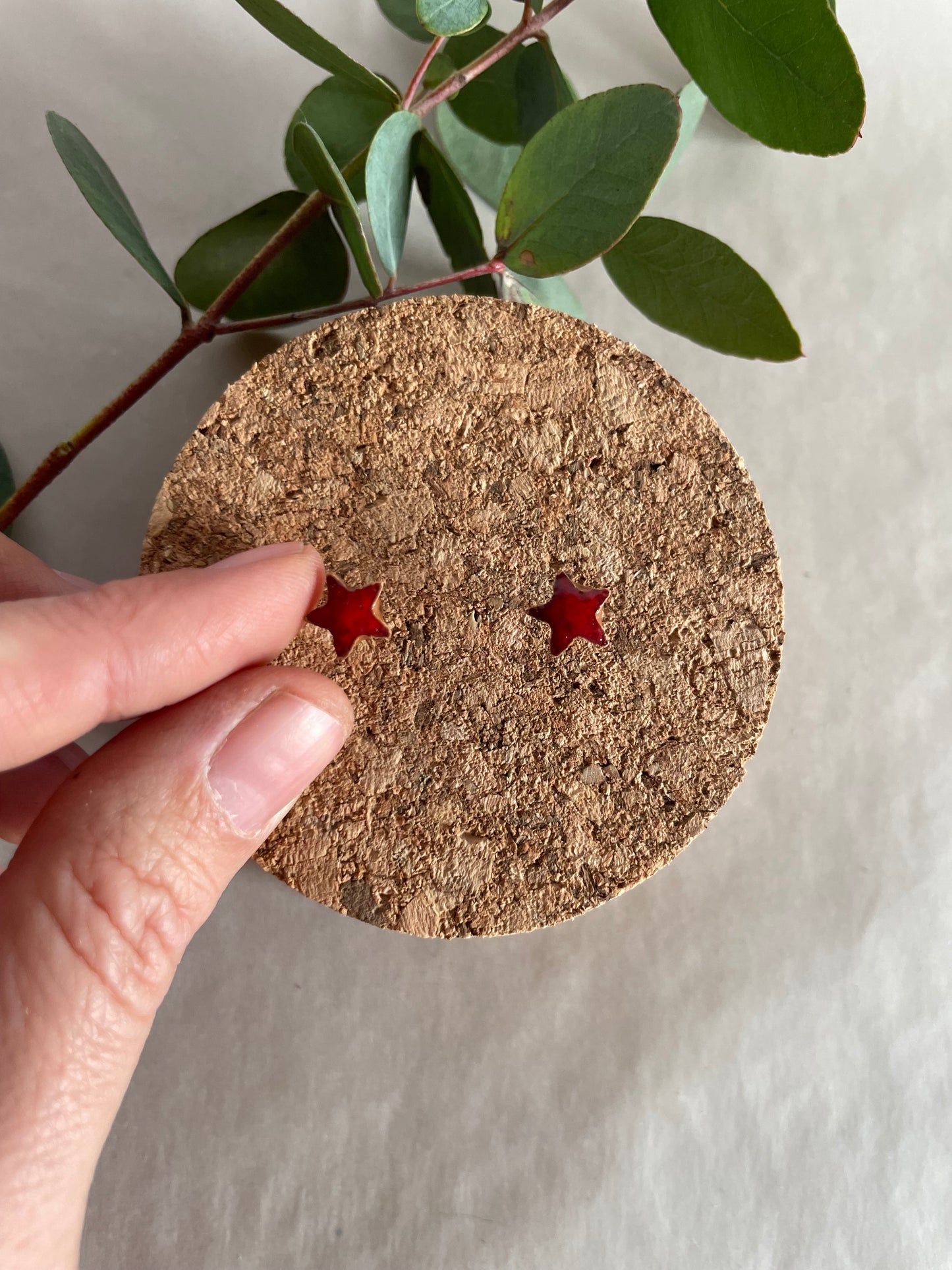 Orecchini stella rossa mini