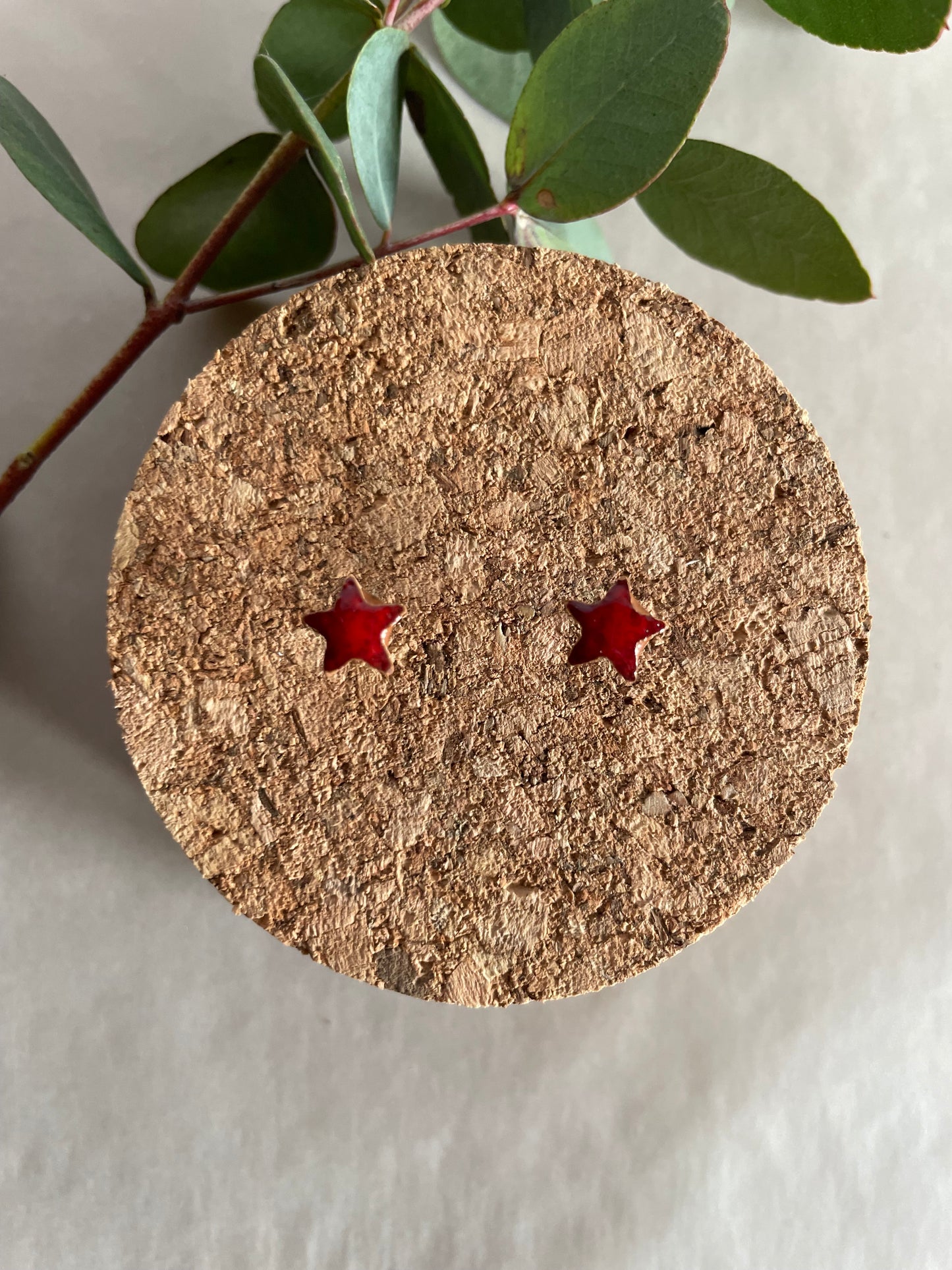 Orecchini stella rossa mini