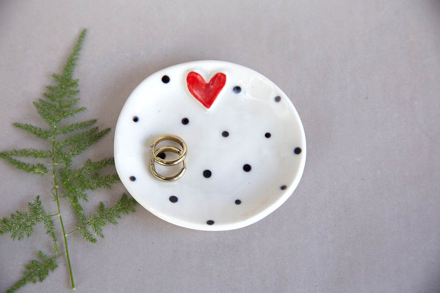 Piattino Sweet Detail pois(medio) porcellana