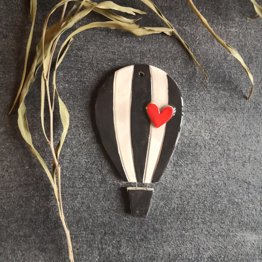 Mongolfiera media righe e cuore